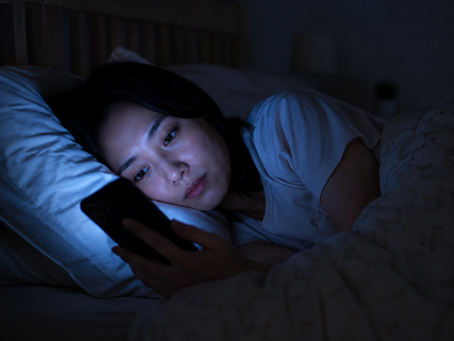 잠 못 드는 이유가 핸드폰 때문일까요? — 불면증과 자율신경 불균형의 관계